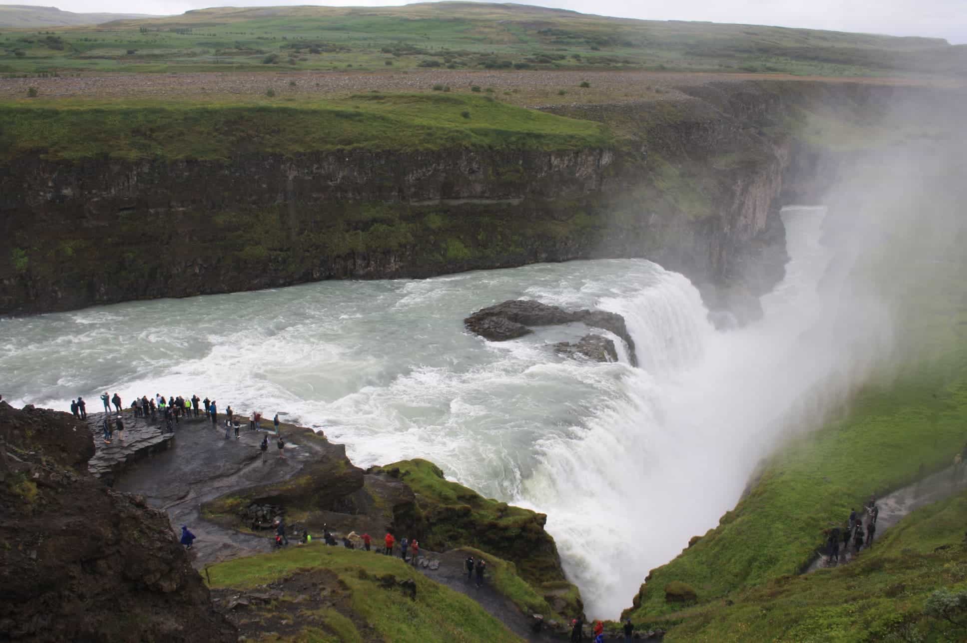 Vue de haut sur la cascade de Gullfoss en Islande