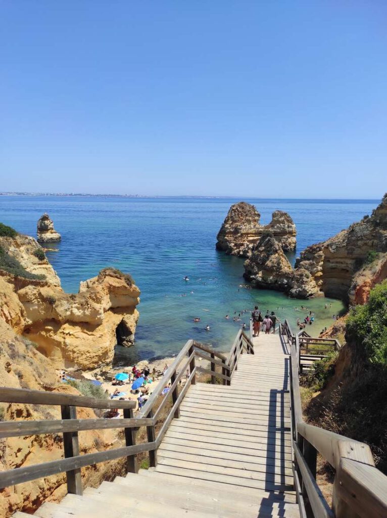 Accès à la plage Camilo