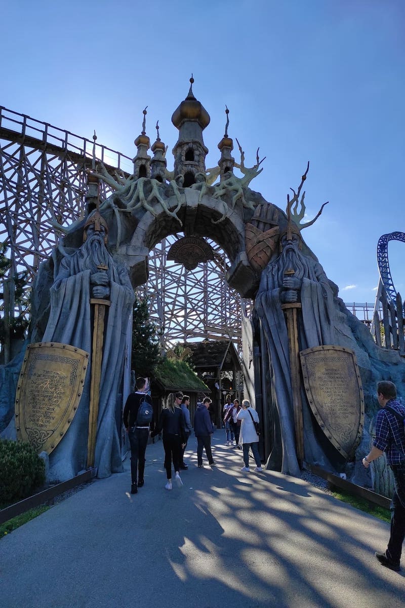 Entrée attraction en bois Wodan Europa Park