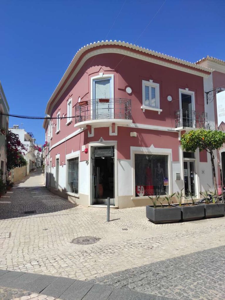 Maison colorée en Algarve