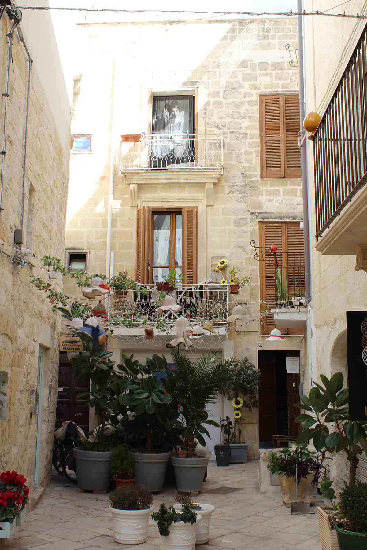 Ruelle Polignano a Mare