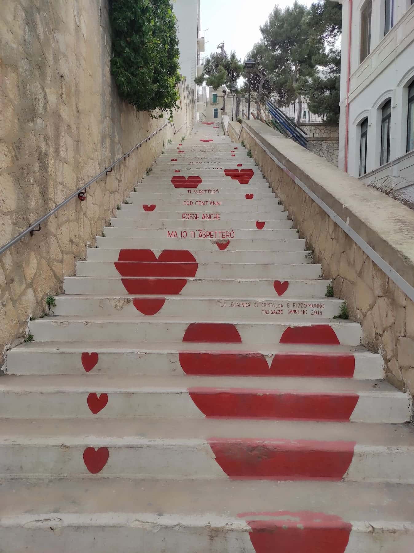 Escalier avec des coeurs