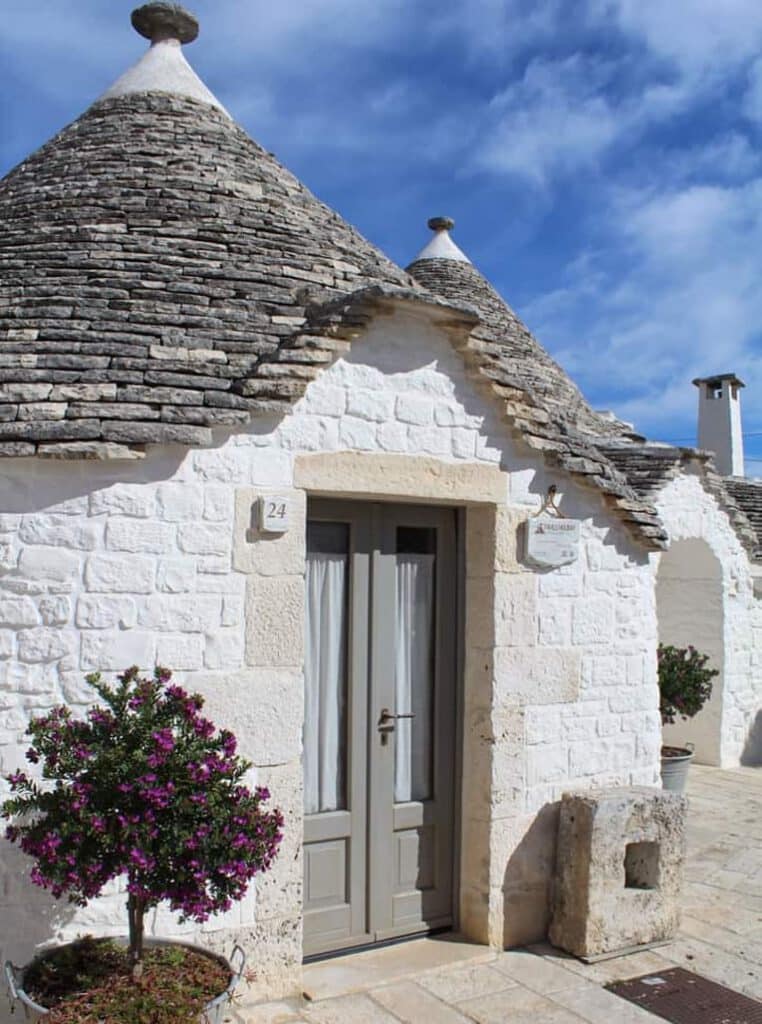 Entrée logement trulli