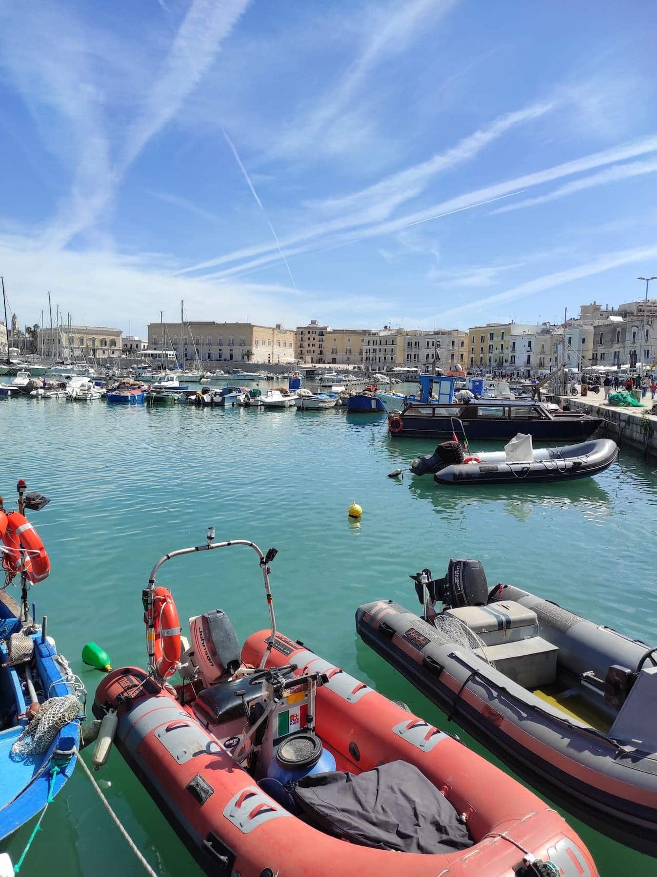 Port de la ville de Trani dans les Pouilles