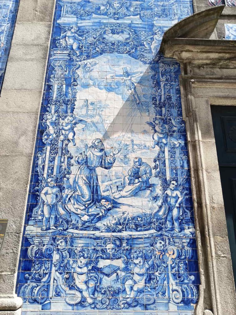 Azulejos de la chapelle des Ames de Porto